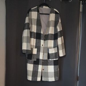 EcoWish Black and White Checkered Women's Cape
